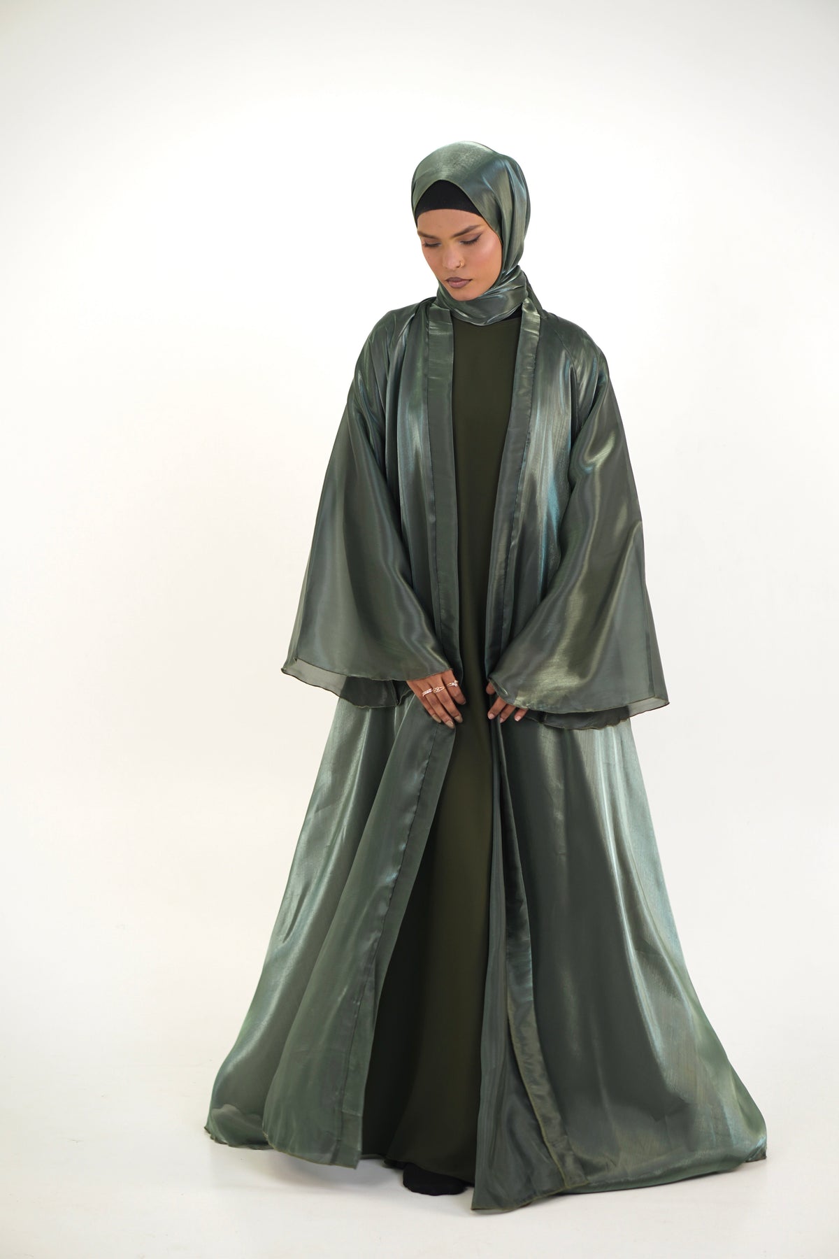 KHALEEJI ABAYAH - ZAYTOON