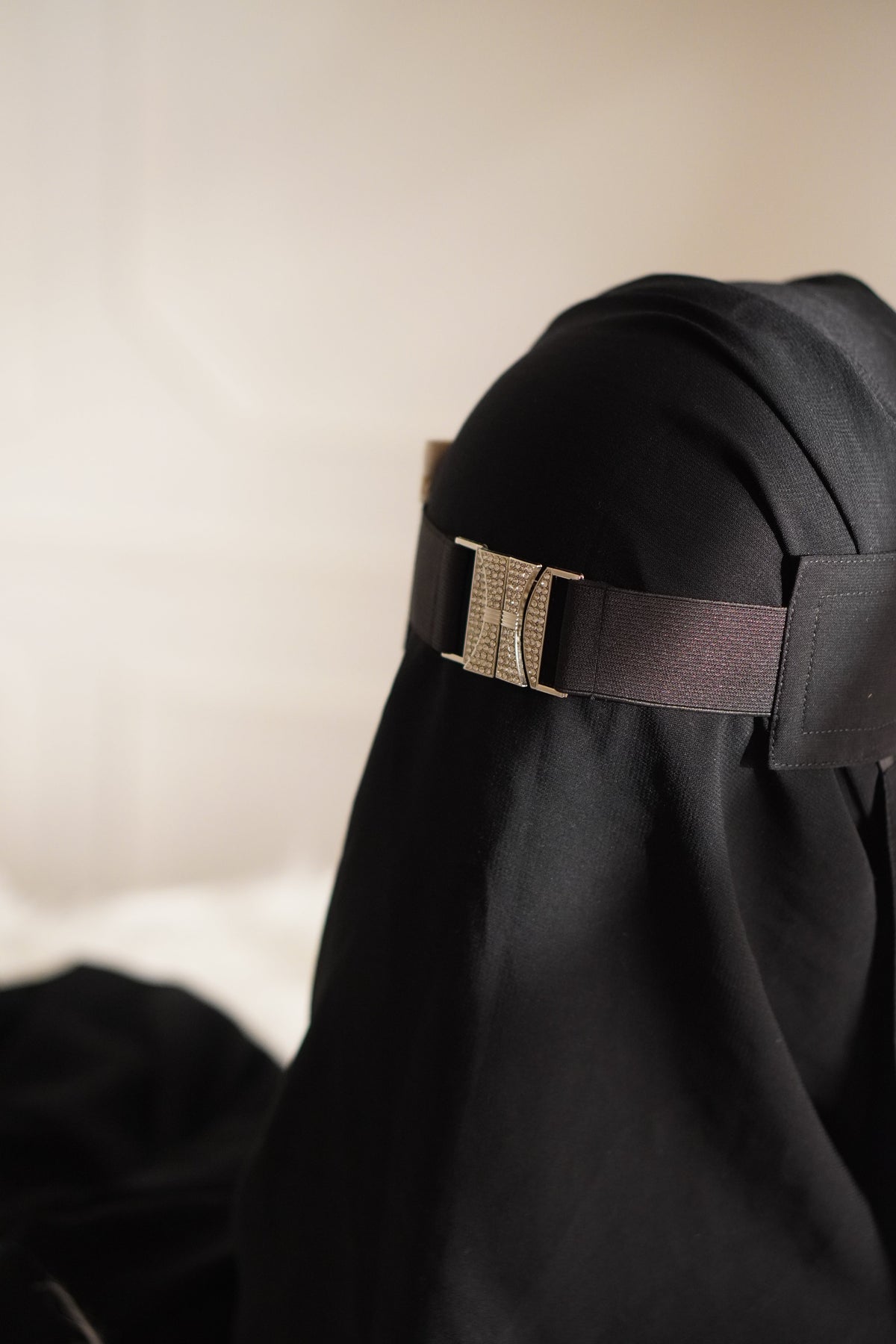 BUCKLE NIQAAB
