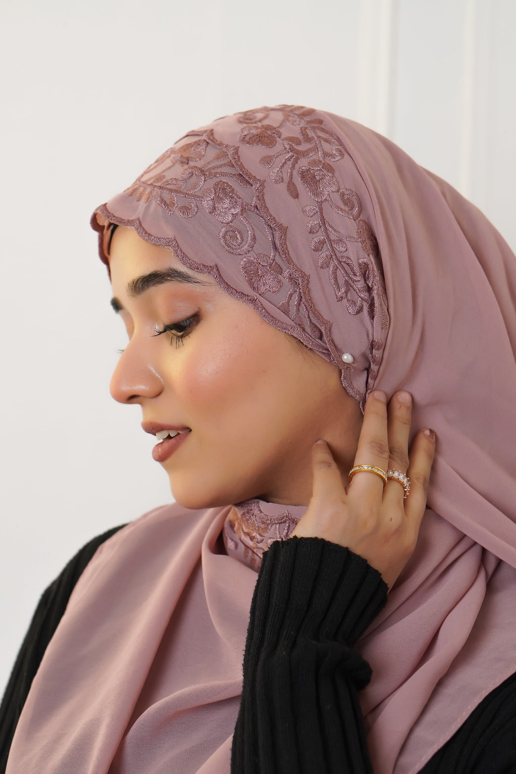EMBROIDERED HIJAB - Pink