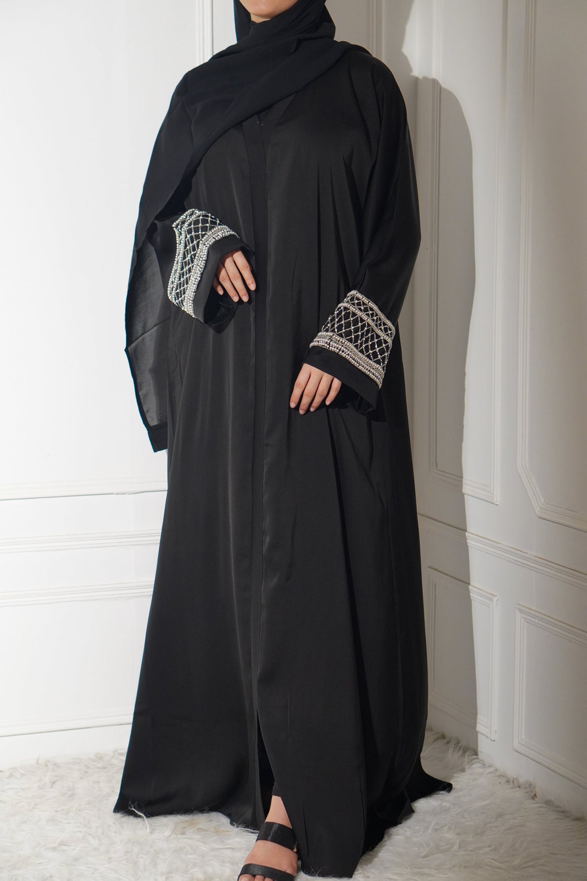Manal Abayah - Pearl White