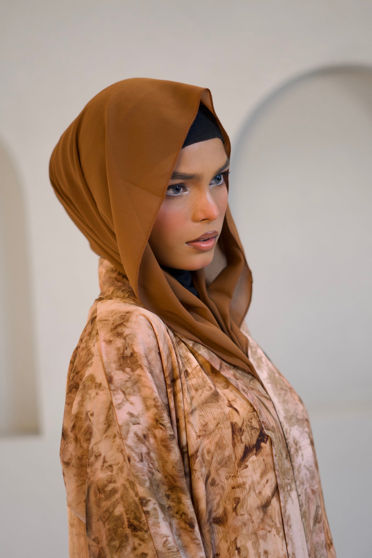 EARTHY PRINT ABAYAH - CARAMEL