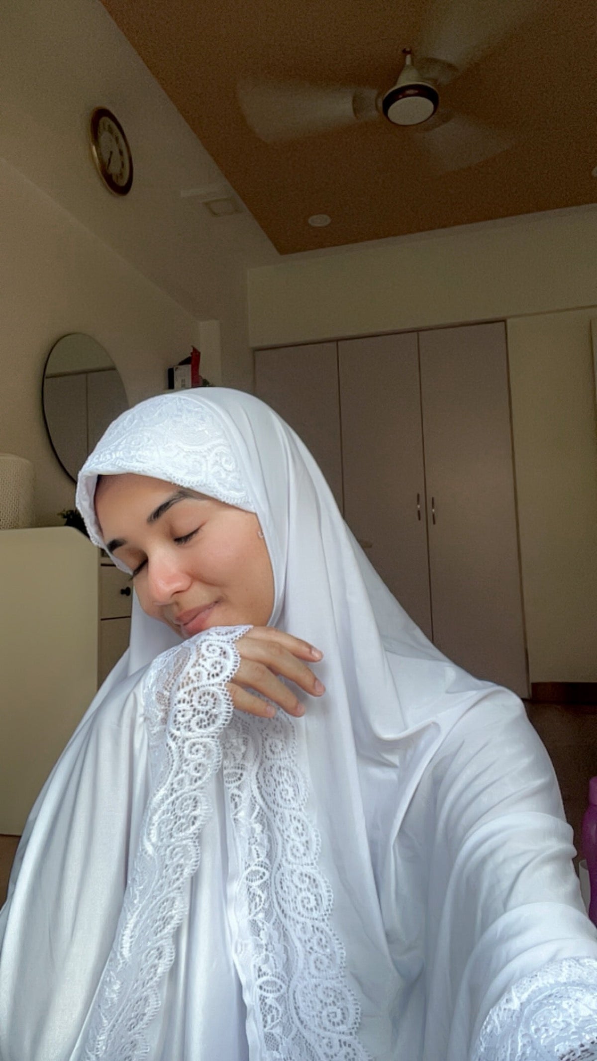 LACE MAKHNA
